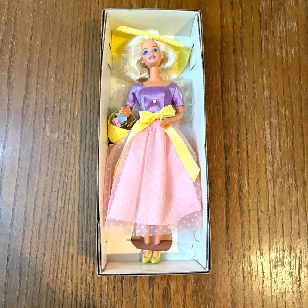 1995 Avon Spring Blossom Barbie Special Edition First Series Mattel 15201 NRFB